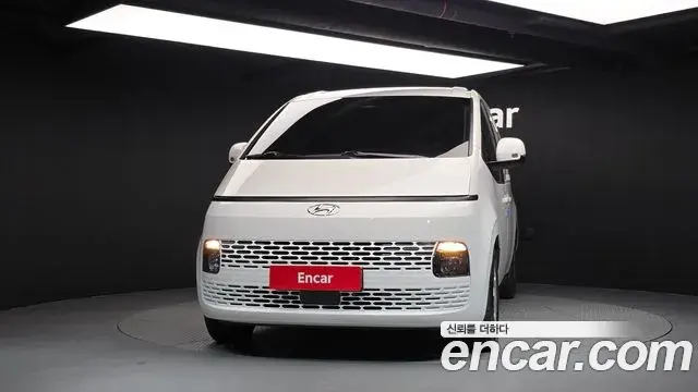 Hyundai Staria 2022 — Фото 2/20
