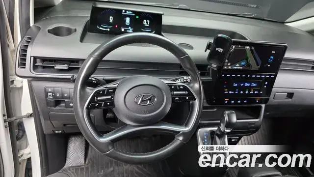 Hyundai Staria 2022 — Фото 13/20