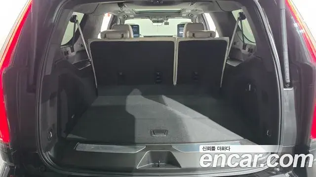 Cadillac Escalade 2026 — Şəkil 28/40