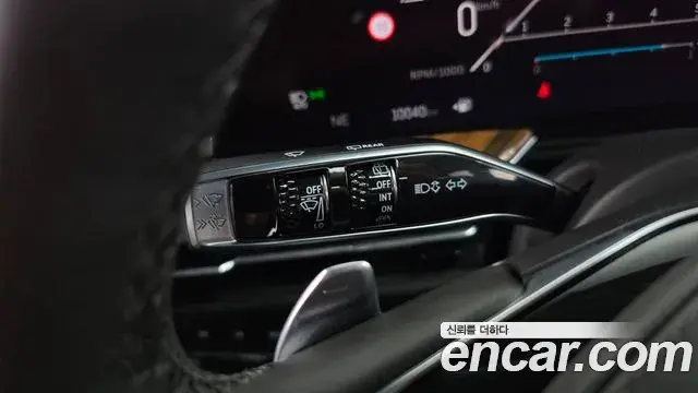 Cadillac Escalade 2026 — Şəkil 34/40