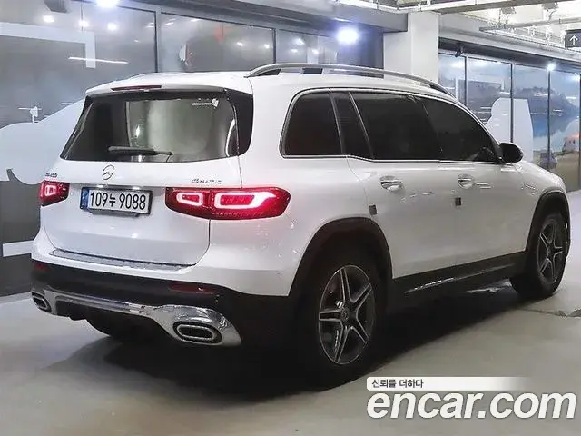 Mercedes-Benz GLB-Class 2021 — Фото 4/20