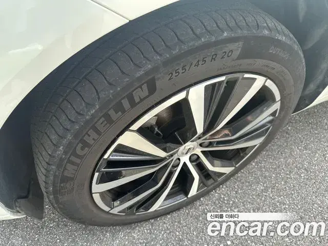 Volvo XC60 2023 — Şəkil 13/15