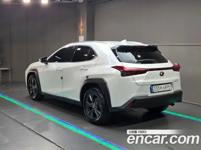 Lexus UX300h 2025 — Şəkil 16/20
