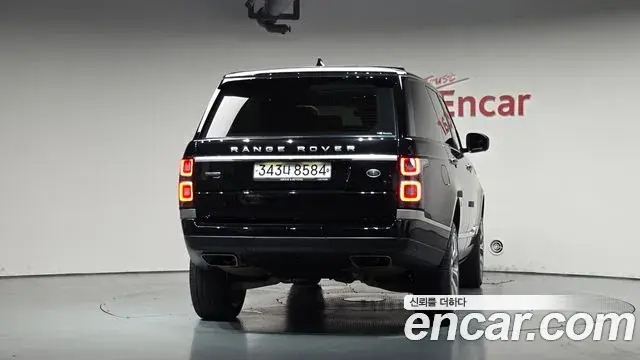 Land Rover Range Rover 2020 — ფოტო 30/43