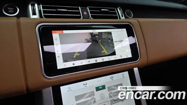 Land Rover Range Rover 2020 — ფოტო 14/43