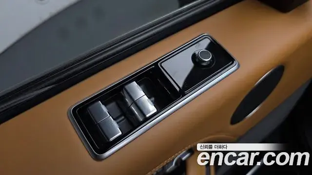 Land Rover Range Rover 2020 — ფოტო 34/43