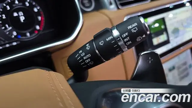 Land Rover Range Rover 2020 — ფოტო 31/43