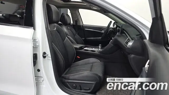Genesis G70 2020 — Şəkil 18/35