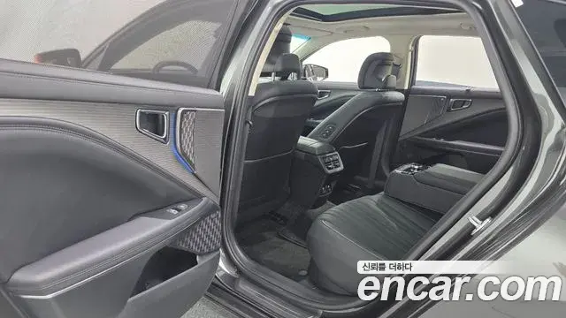 Kia K8 2025 — Photo 12/37