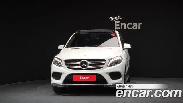 Mercedes-Benz GLE-Class 2018 — Şəkil 2/20