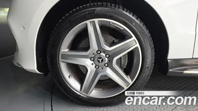 Mercedes-Benz GLE-Class 2018 — Şəkil 16/20