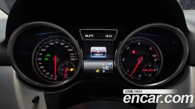 Mercedes-Benz GLE-Class 2018 — Şəkil 13/20