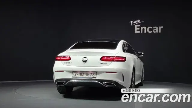 Mercedes-Benz E-Class 2023 — Фото 4/20
