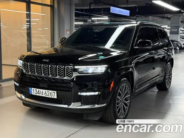 Jeep Grand Cherokee 2022 — Фото 1/20