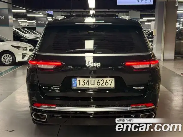 Jeep Grand Cherokee 2022 — Фото 2/20