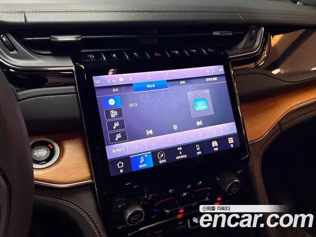 Jeep Grand Cherokee 2022 — Фото 9/20