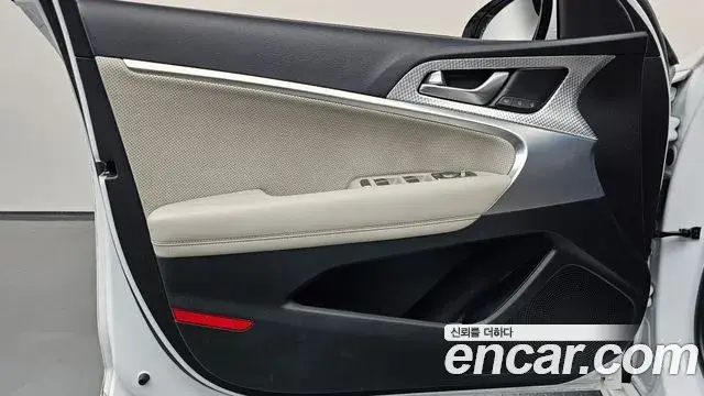 Genesis G70 2021 — Photo 18/36