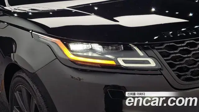 Land Rover Range Rover Velar 2018 — ფოტო 12/36