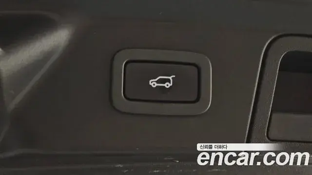 Land Rover Range Rover Velar 2018 — ფოტო 8/36