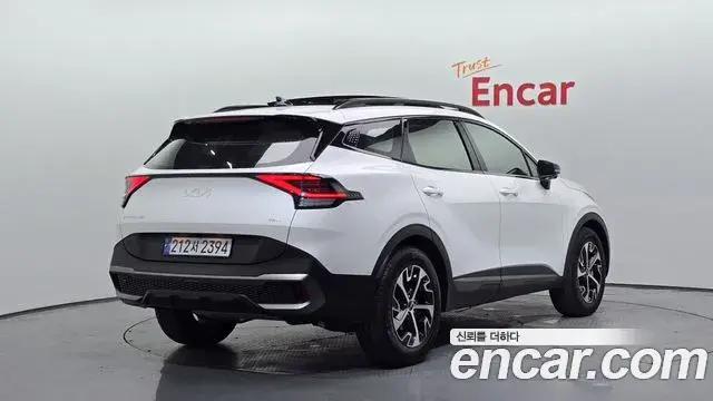 Kia Sportage 2022 — Фото 2/20