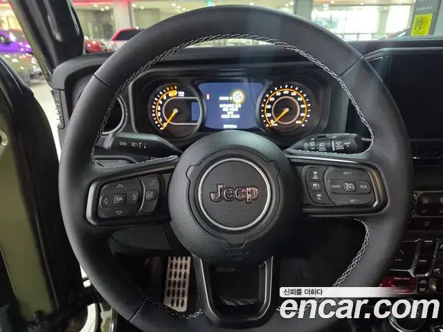 Jeep Wrangler 2025 — Фото 9/17