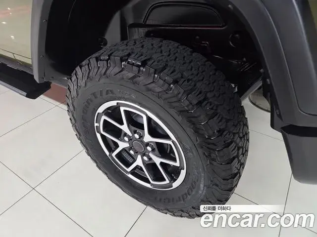 Jeep Wrangler 2025 — Фото 17/17
