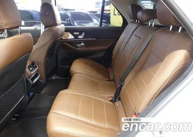 Mercedes-Benz GLE-Class 2024 — Фото 17/20