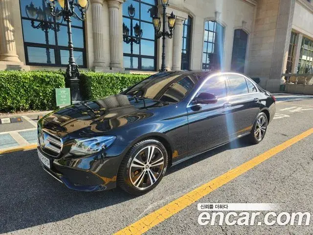 Mercedes-Benz E-Class 2020 — Фото 1/20