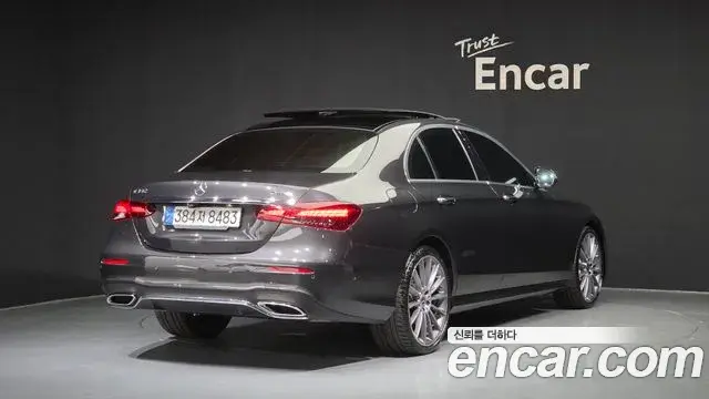 Mercedes-Benz E-Class 2021 — Photo 2/20