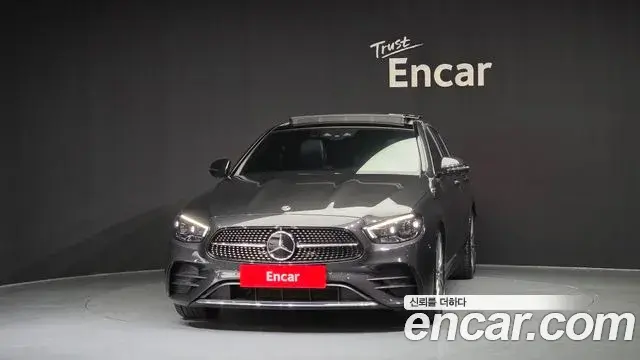 Mercedes-Benz E-Class 2021 — Photo 3/20