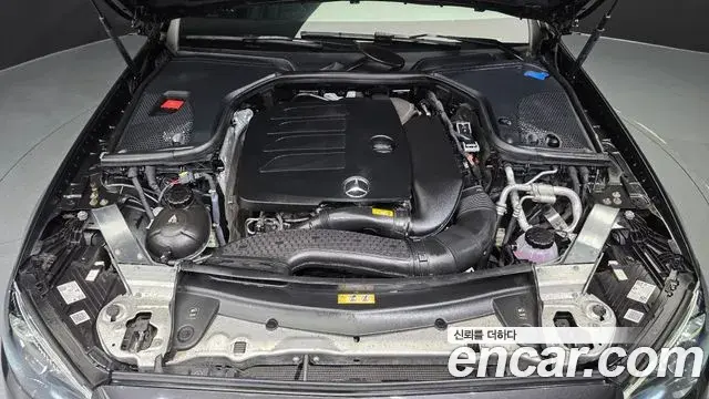 Mercedes-Benz E-Class 2021 — Photo 6/20