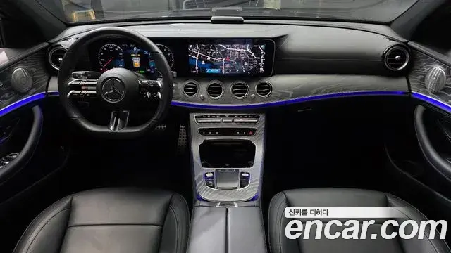 Mercedes-Benz E-Class 2021 — Photo 7/20