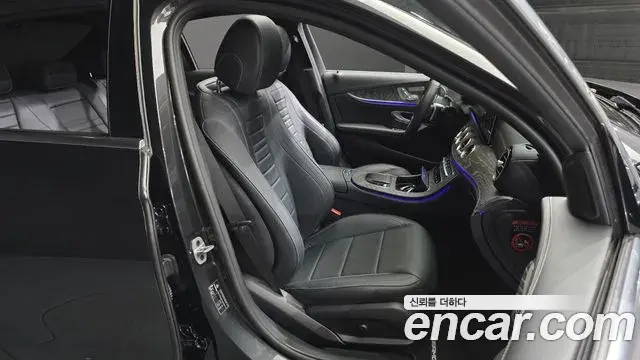 Mercedes-Benz E-Class 2021 — Photo 12/20