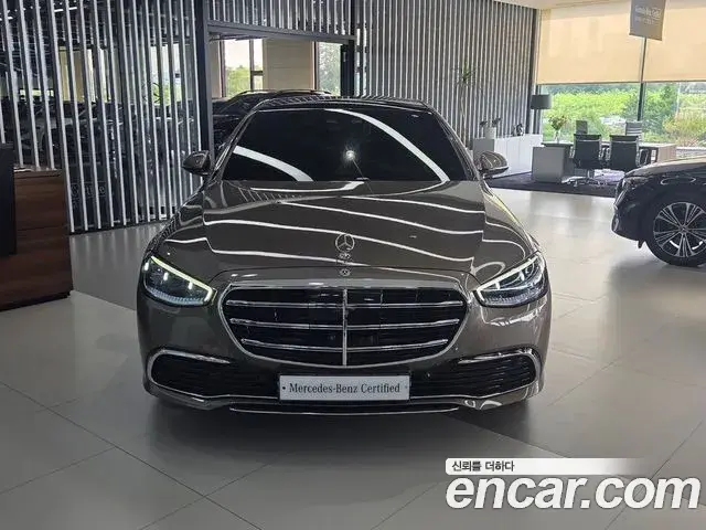 Mercedes-Benz S-Class 2025 — Фото 3/19
