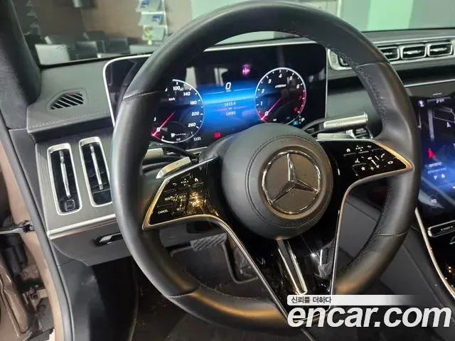 Mercedes-Benz S-Class 2025 — Фото 16/19