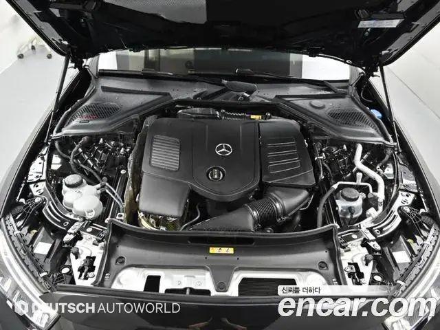 Mercedes-Benz E-Class 2025 — Photo 10/20