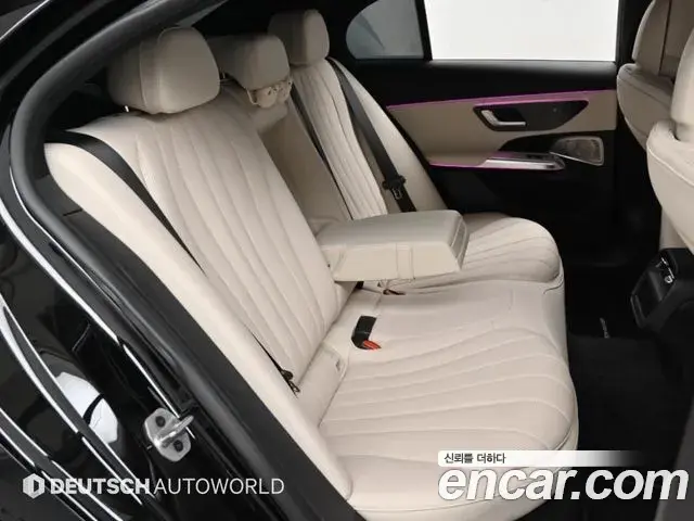 Mercedes-Benz E-Class 2025 — Photo 13/20