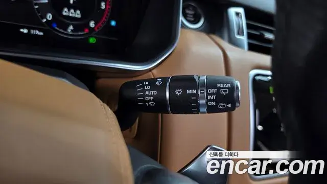 Land Rover Range Rover Sport 2018 — Photo 33/40
