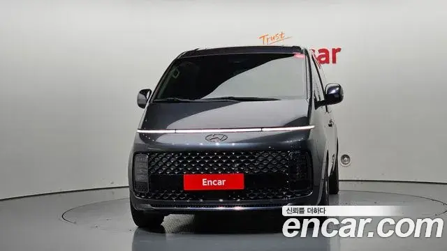 Hyundai Staria 2021 — Фото 3/20
