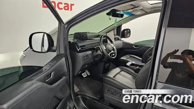 Hyundai Staria 2021 — Фото 10/20