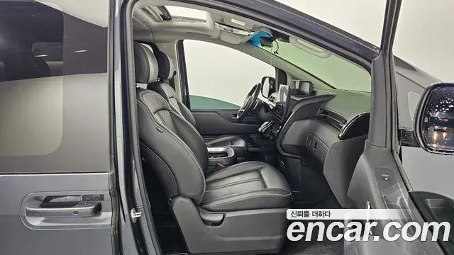 Hyundai Staria 2021 — Фото 11/20