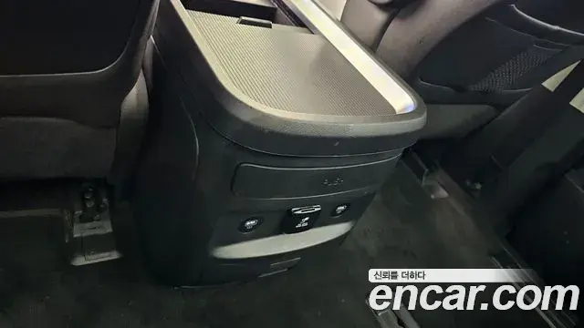 Hyundai Staria 2021 — Фото 17/20
