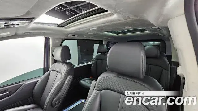 Hyundai Staria 2021 — Фото 19/20