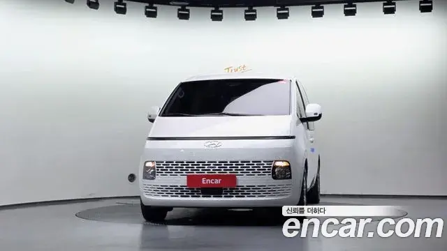 Hyundai Staria 2023 — Фото 3/20