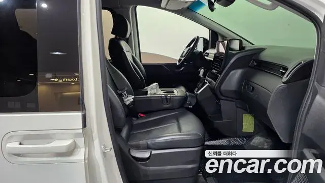 Hyundai Staria 2023 — Фото 11/20