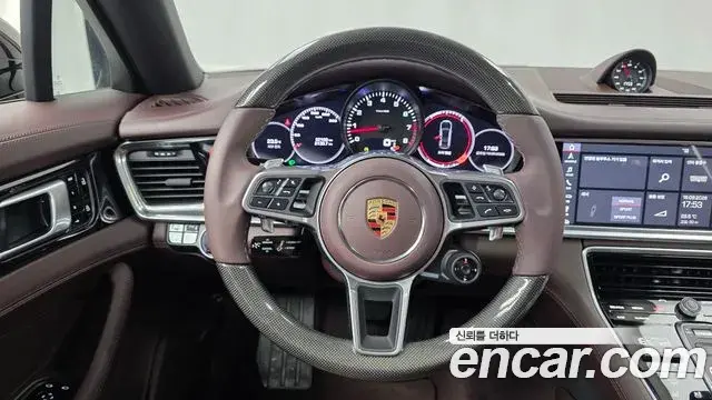 Porsche Panamera 2020 — Фото 12/20