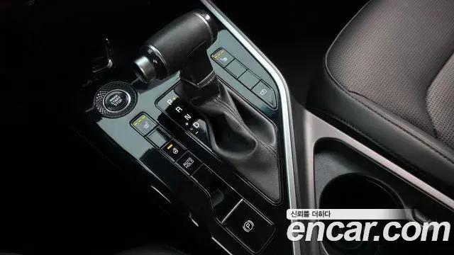 Kia Niro 2022 — Фото 9/20
