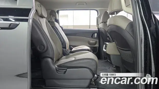 Kia Carnival 2024 — Photo 12/20
