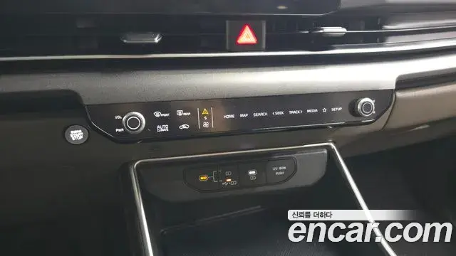 Kia Carnival 2024 — Photo 18/20