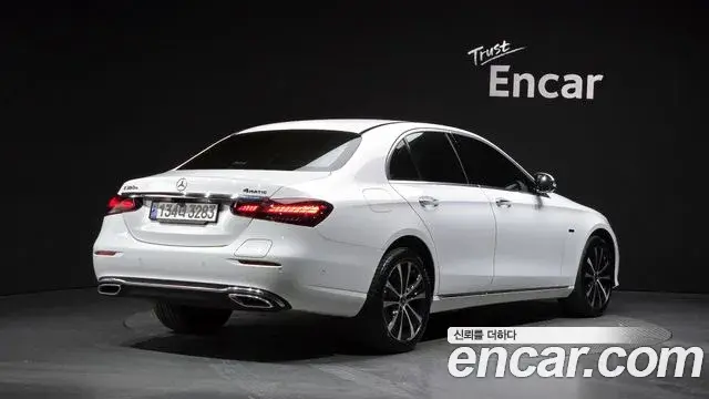 Mercedes-Benz E-Class 2021 — Фото 2/20